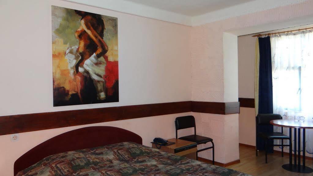 Hotel Desna KUT Kiew Exterior foto