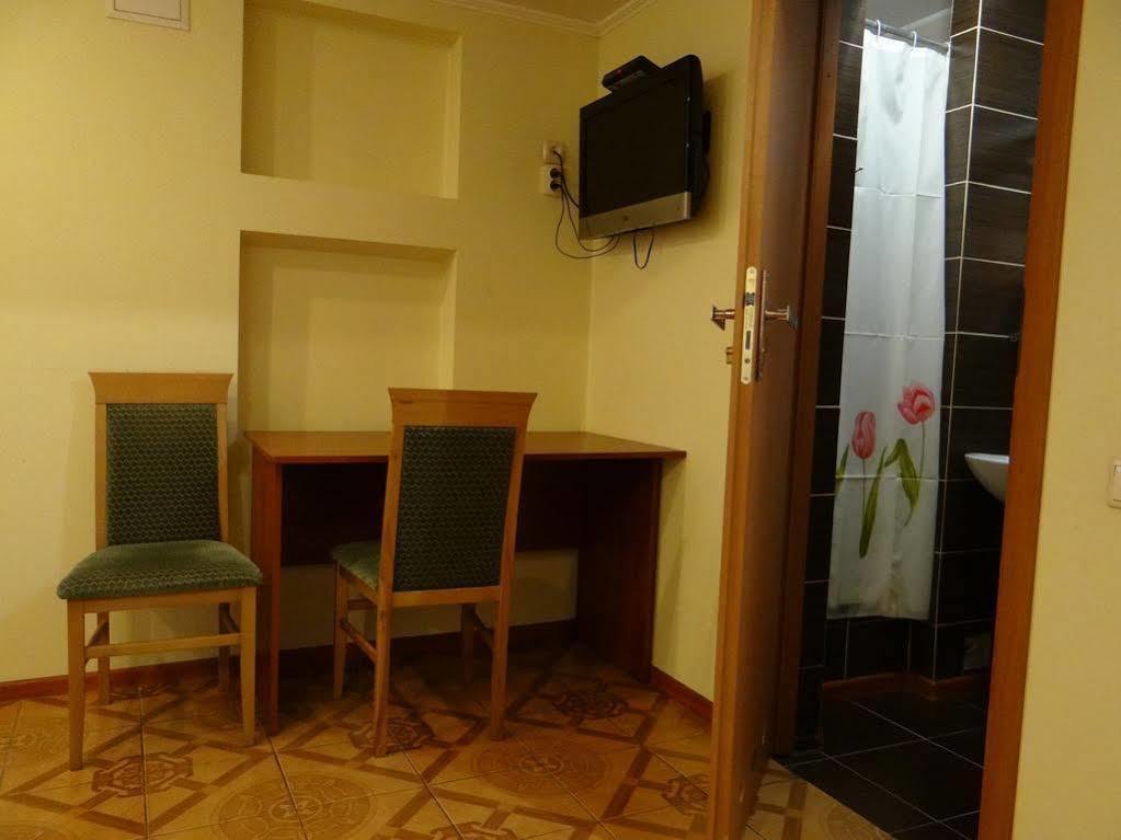 Hotel Desna KUT Kiew Exterior foto